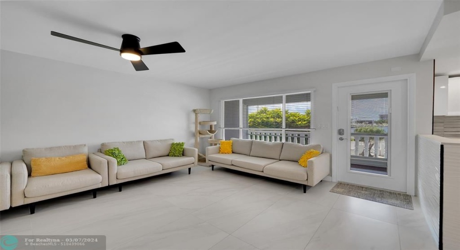 Spacious living room