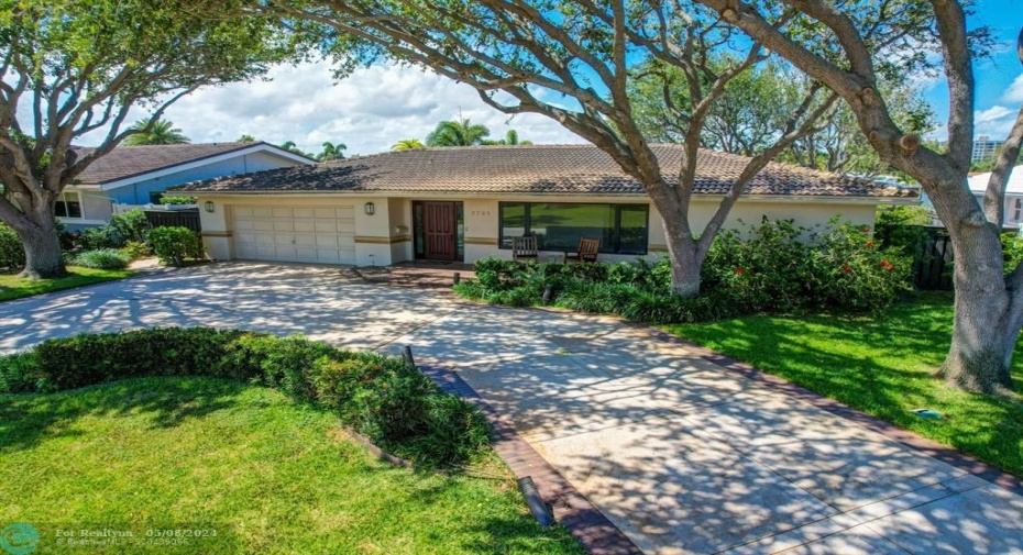 Large Circular Driveway