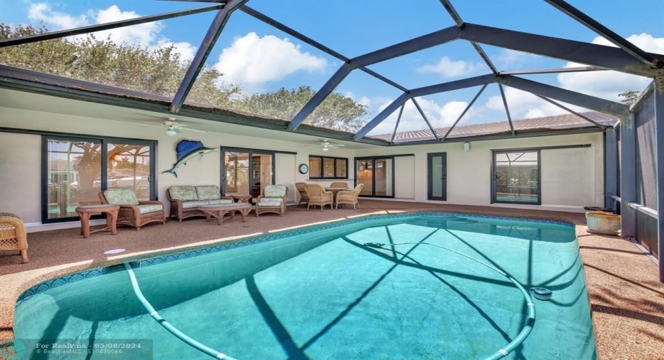 Large Pool & Screened Area