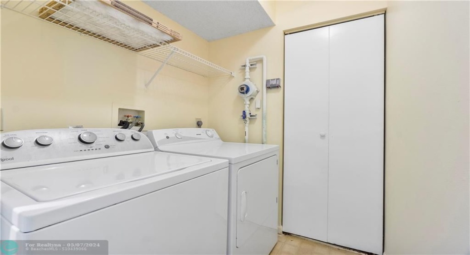 LAUNDRY ROOM