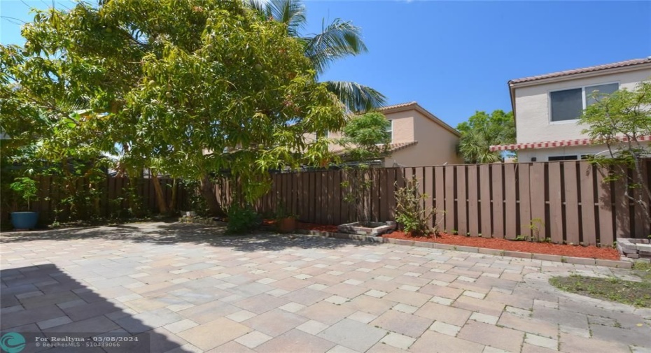 FENCED YARD