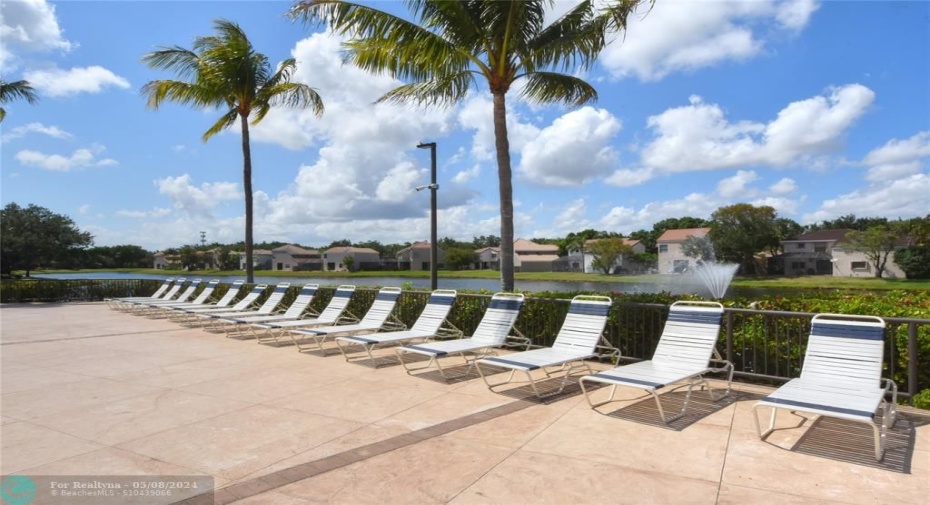FOUNTAIN SPRING CLUBHOUSE with heated pool, hot tub, kiddie pool, picnic area & bar-b-q