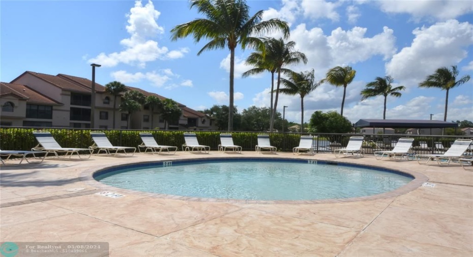 FOUNTAIN SPRING CLUBHOUSE with heated pool, hot tub, kiddie pool, picnic area & bar-b-q
