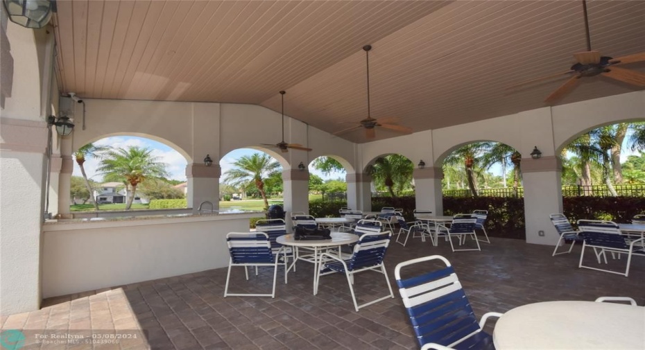 FOUNTAIN SPRING CLUBHOUSE with heated pool, hot tub, kiddie pool, picnic area & bar-b-q