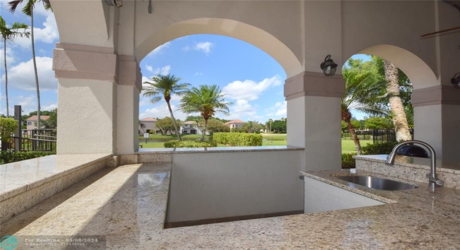 FOUNTAIN SPRING CLUBHOUSE with heated pool, hot tub, kiddie pool, picnic area & bar-b-q