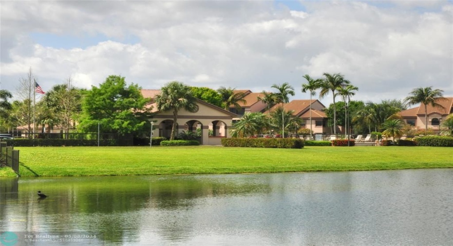 FOUNTAIN SPRING CLUBHOUSE with heated pool, hot tub, kiddie pool, picnic area & bar-b-q