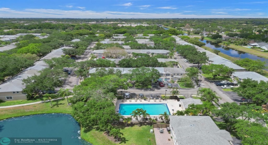 Great Cooper City schools in walking distance.
