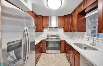 Cooper City Townhome with garage & remodeled