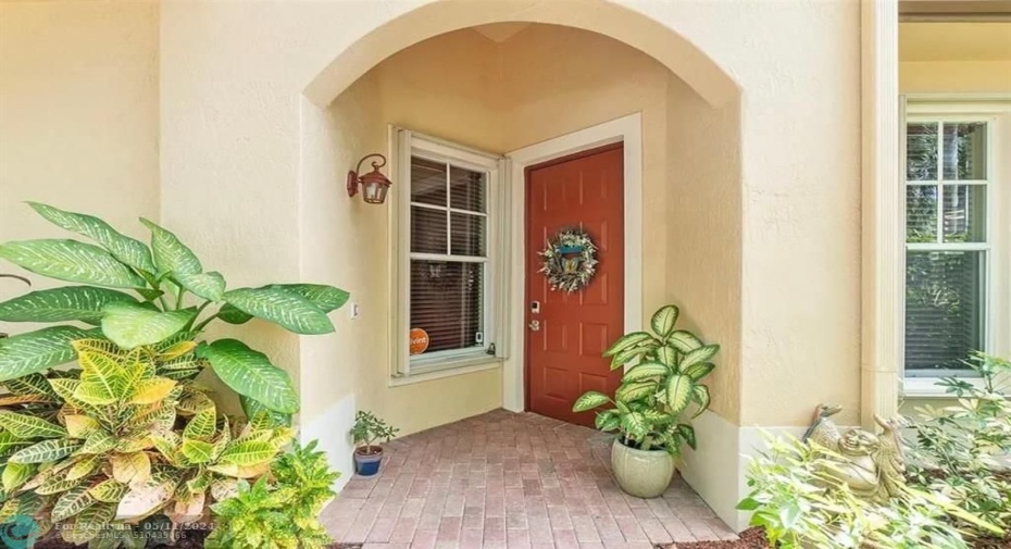 Private front entryway
