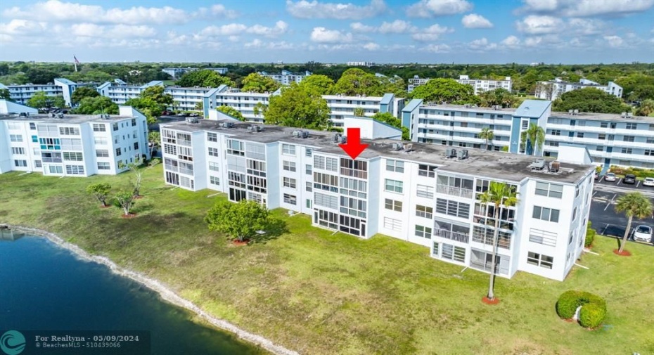LAKE FRONT AND GOLF FRONT
