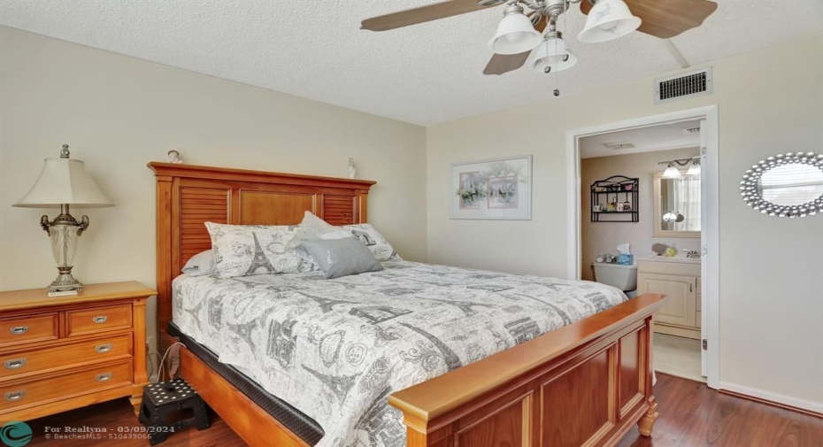 FURNITURE NEGOTIABLE