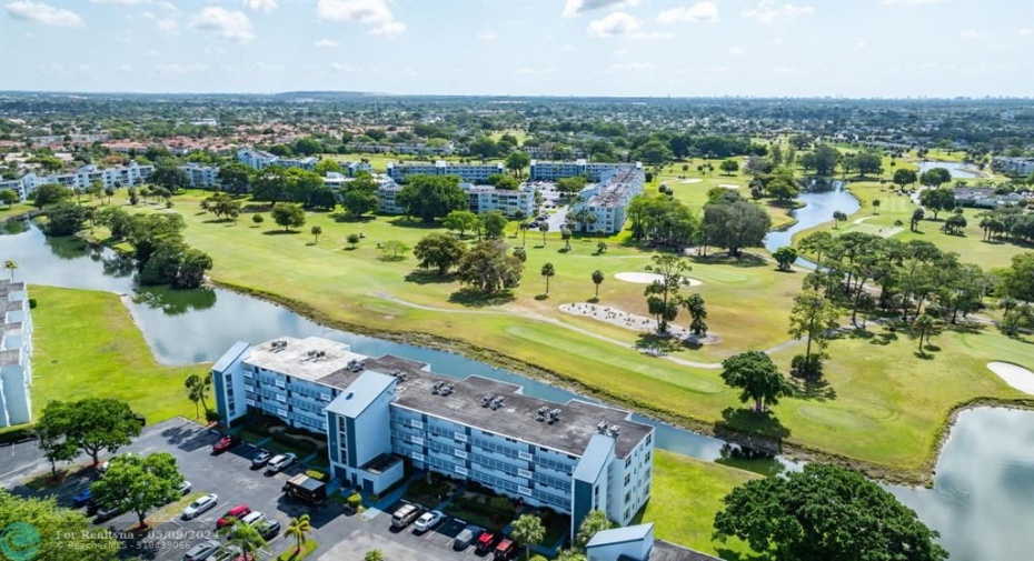 WATER AND GOLF VIEW