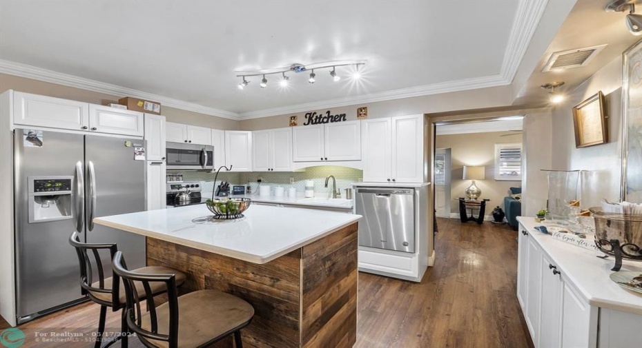 Newly renovated, custom kitchen!