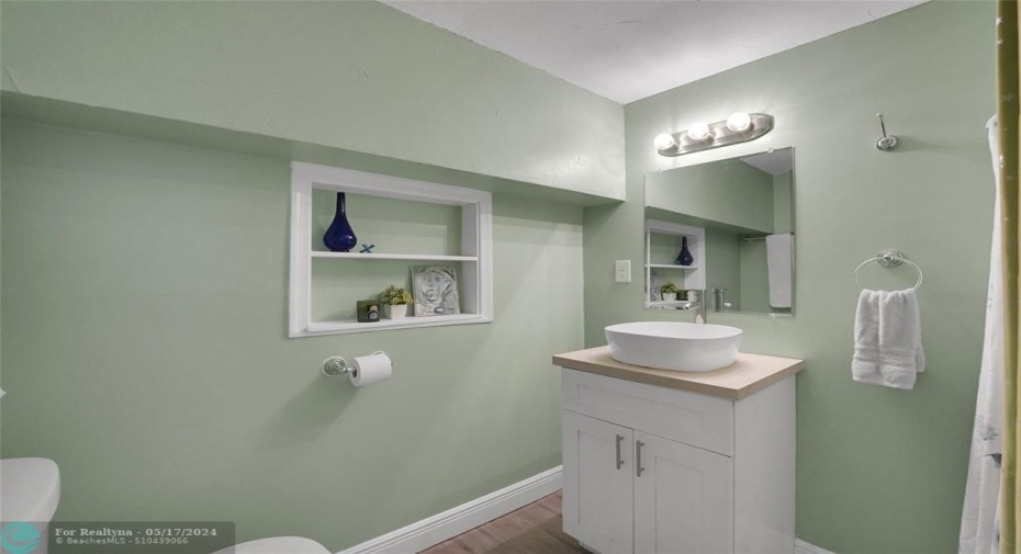 2ND BATHROOM UPDATED!