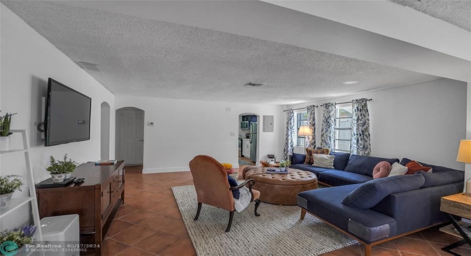 LIVING ROOM/DINING AREA