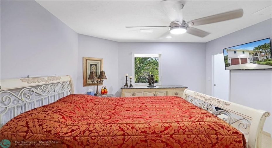 Guest Room 4
