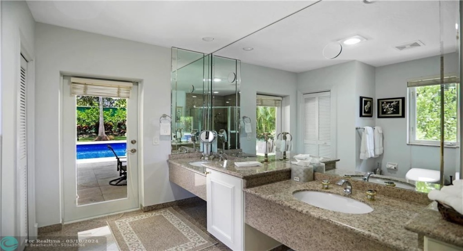 Guest Bath 4