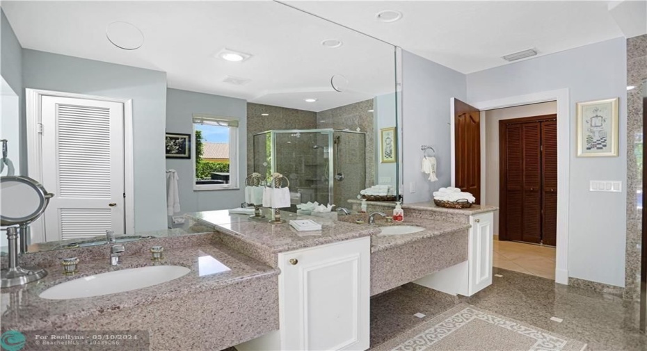 Downstairs Full Guest Bath
