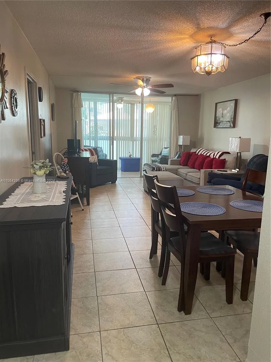 Living area, funiture included