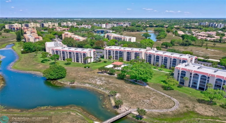 Spectacular Lakes of Environ Community With Brand New Roofs & New Paint