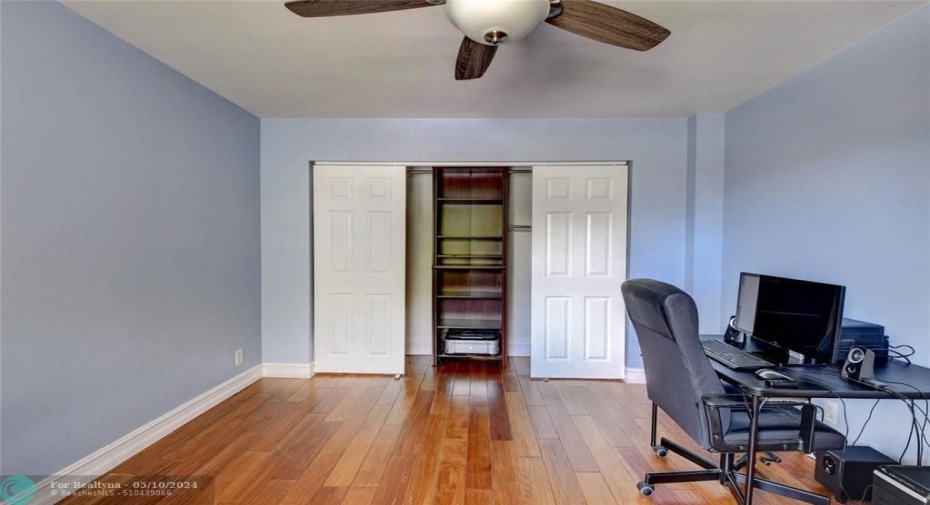 Wall-to-wall built-in closet