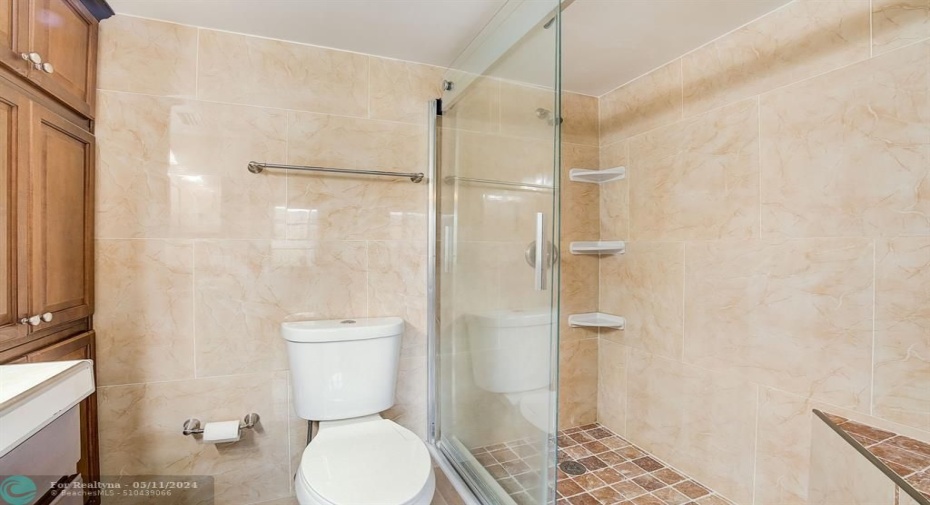 Primary bath