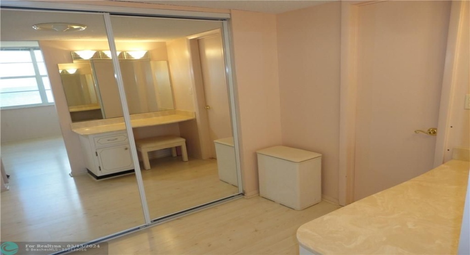 DRESSING AREA