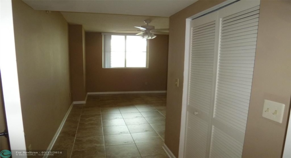 split bedroom plan allows for guest privacy