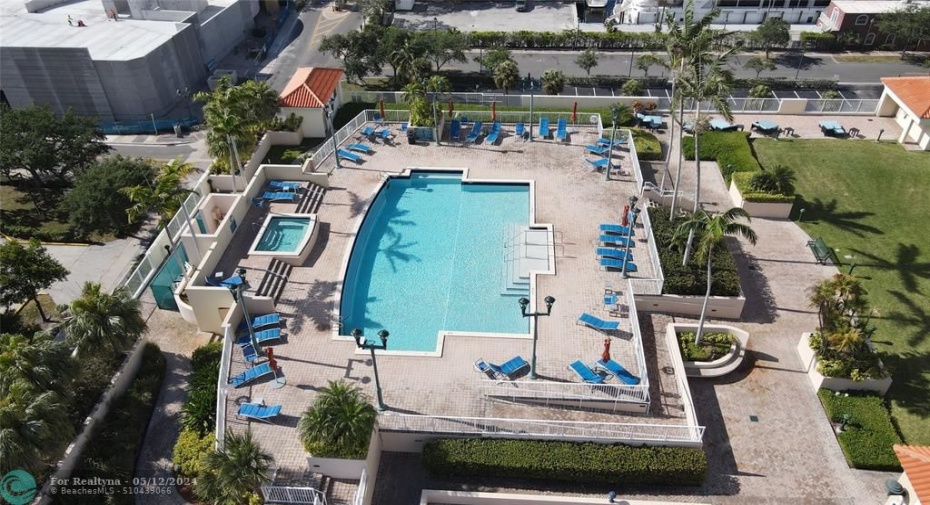 heated pool and hot tub
