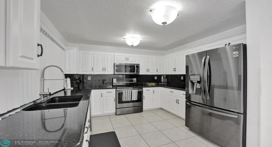 View Kitchen 1