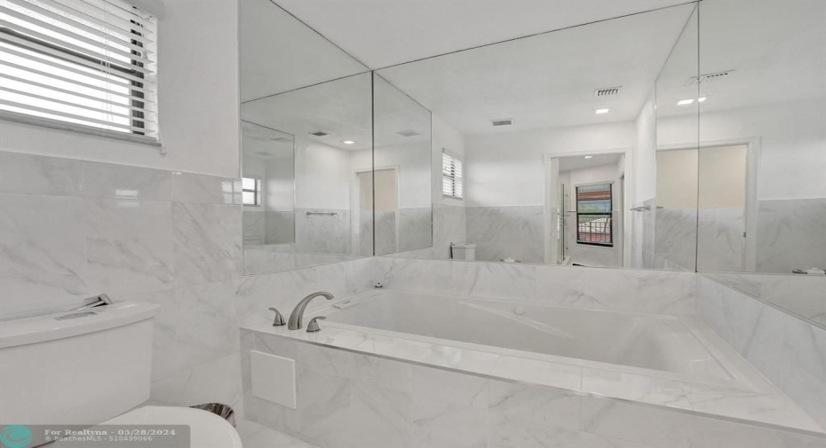 Bath Tub