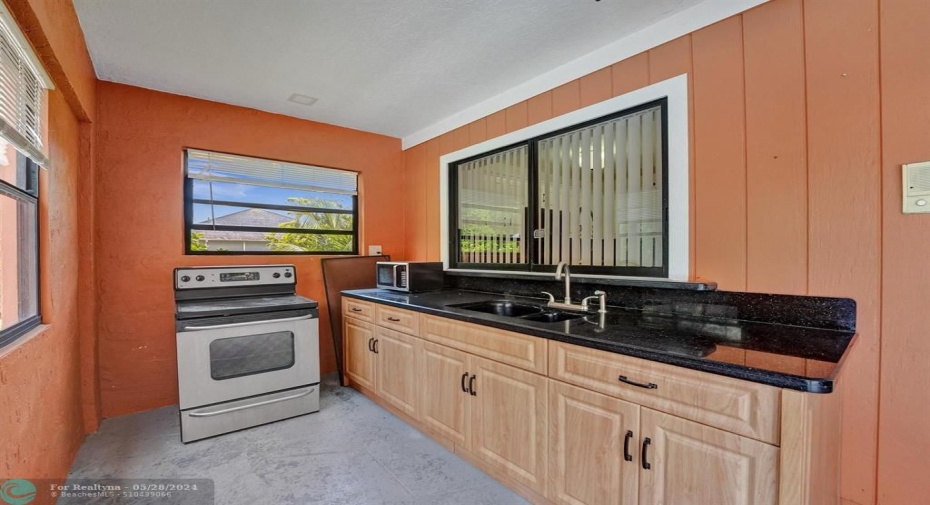 Outdoor kitchen 2