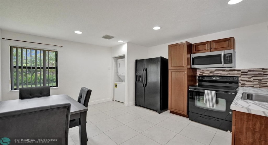 Guest house Kitchen and dining area