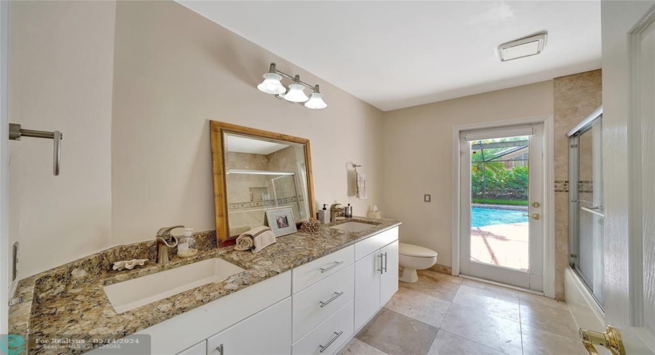 Dual Sink & Tub/ Shower  Combo
