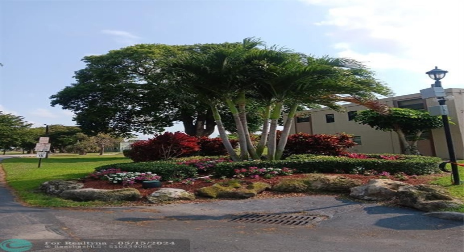 Well-Manicured Entryway