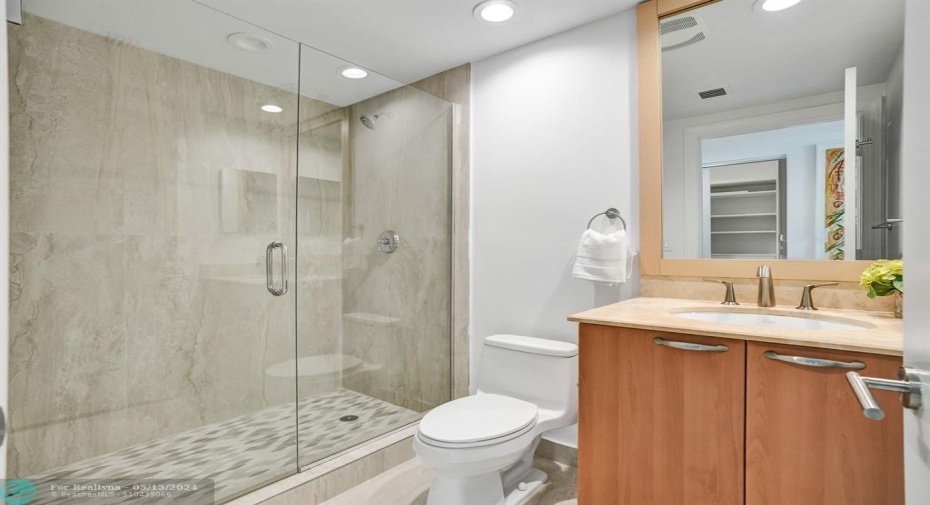 2nd Bathroom