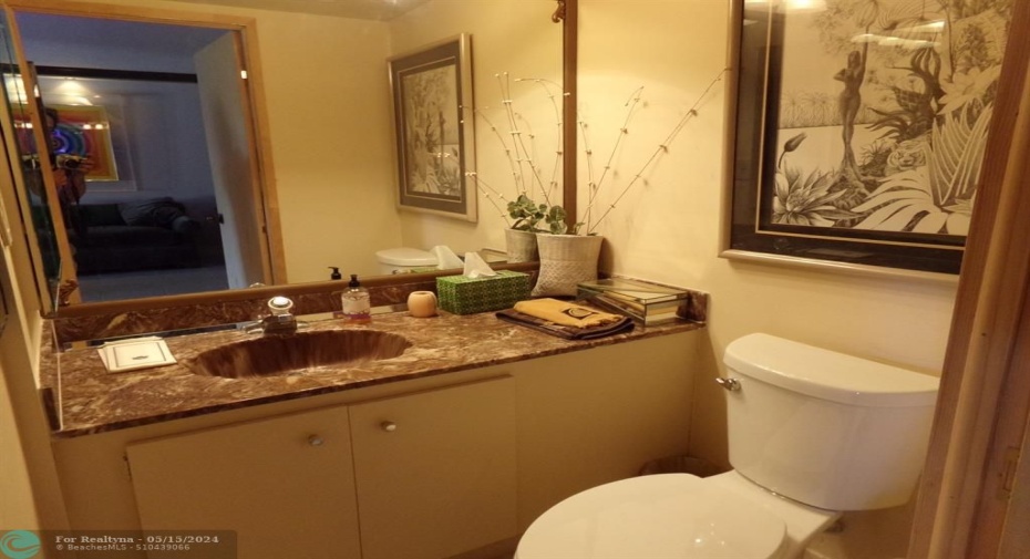 1/2 Bath