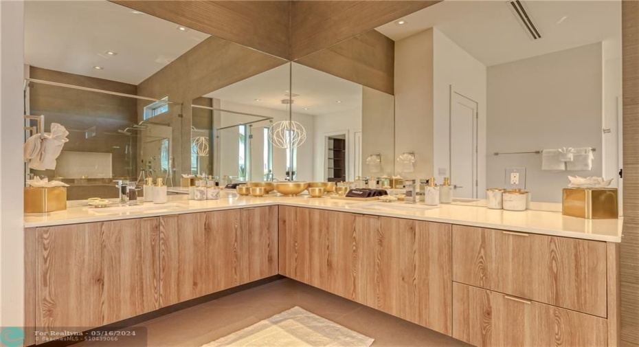 Double sink bathroom