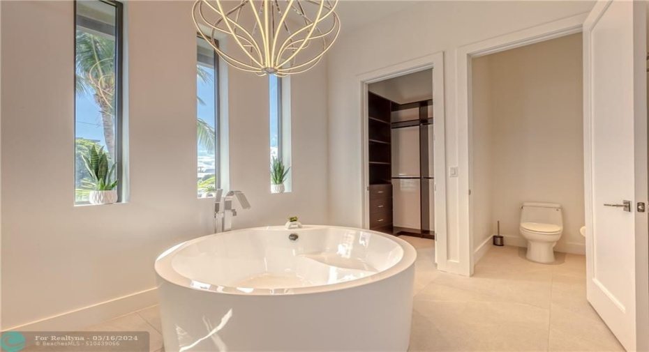 Soaking Tub/Separate Shower/ Double Sink