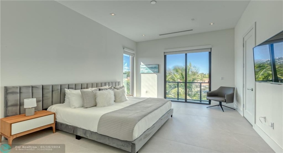 Bedroom #4 (King)/ Ensuite Bathroom