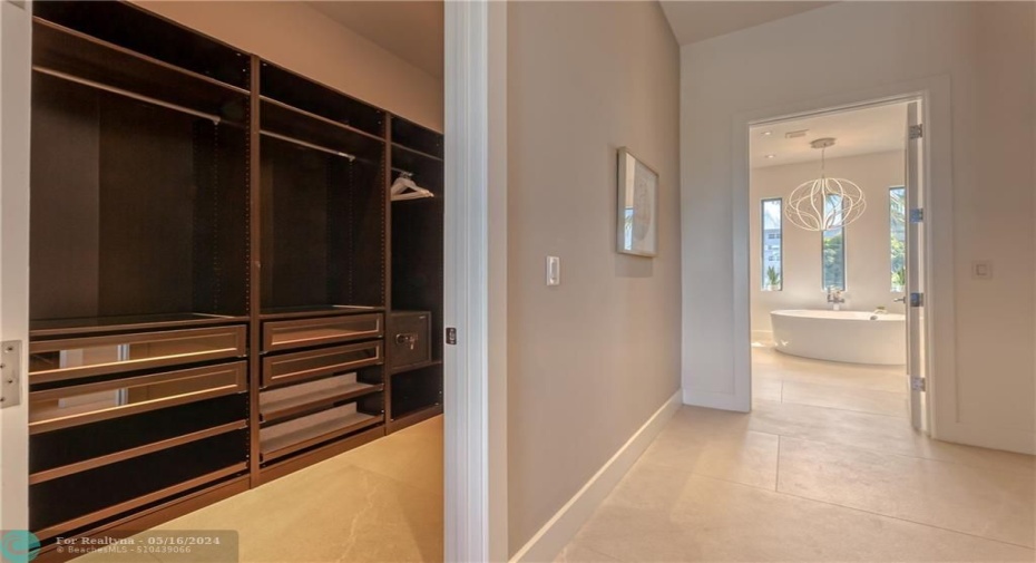 Walk in closet