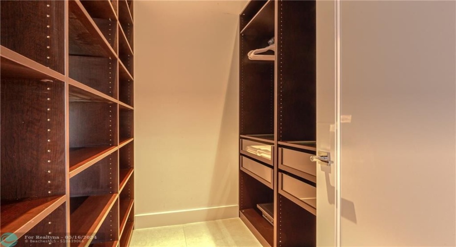 Walk in closet