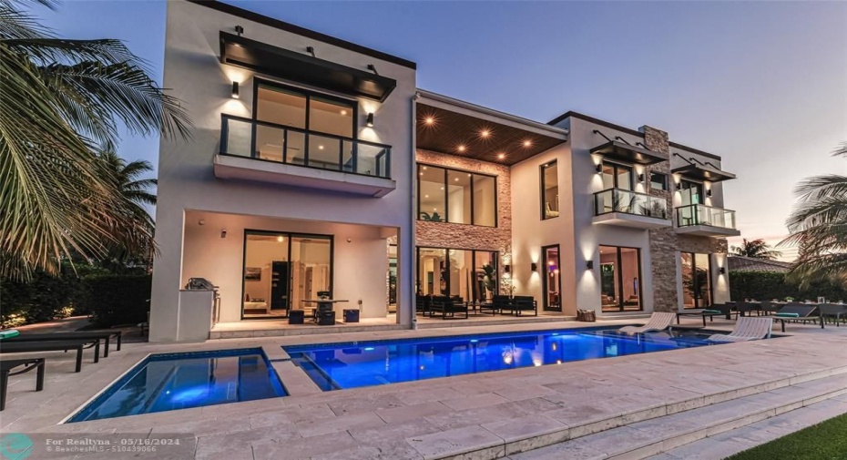 Ultra Luxury 6 Bedroom Waterfront Estate in Coral Ridge Estates