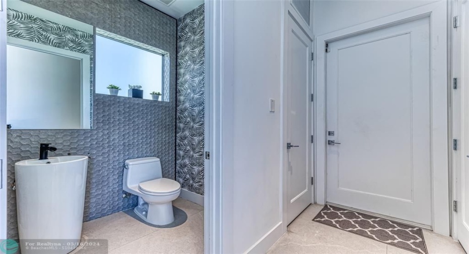 Downstairs wash room