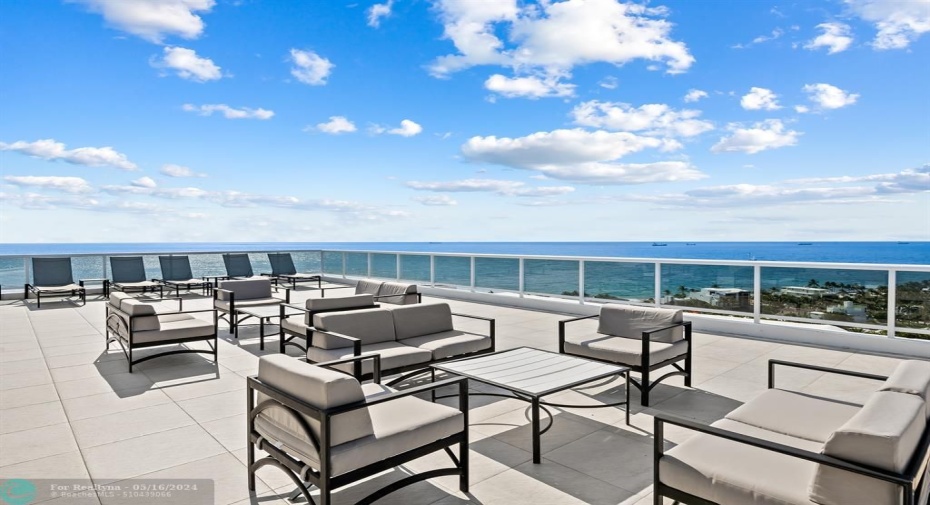 Roof Top Patio Area Overlooking The Ocean
