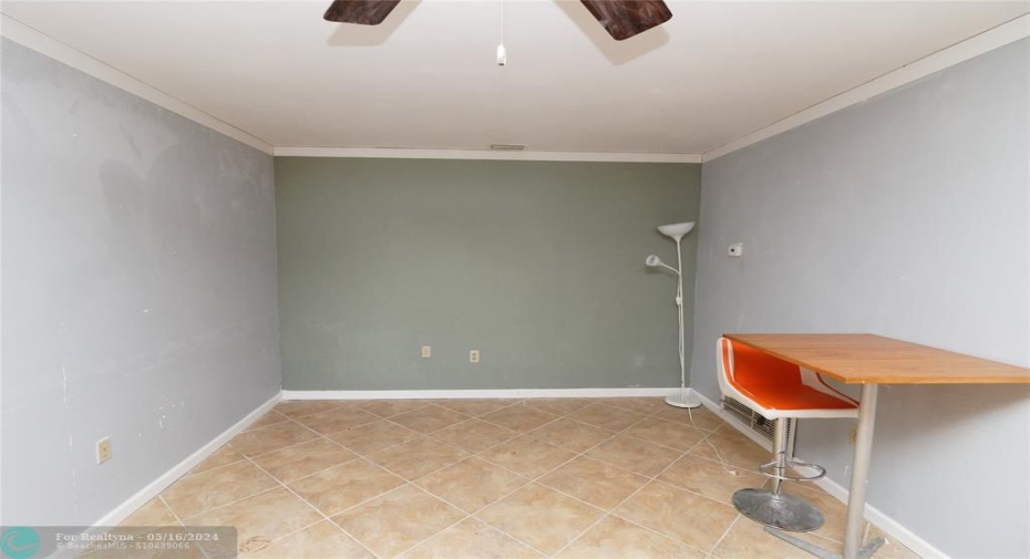 Dinning room/ Family room