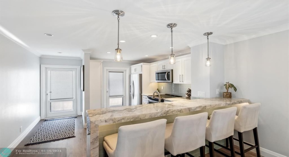 Breakfast Counter Bar - Great for Entertaining