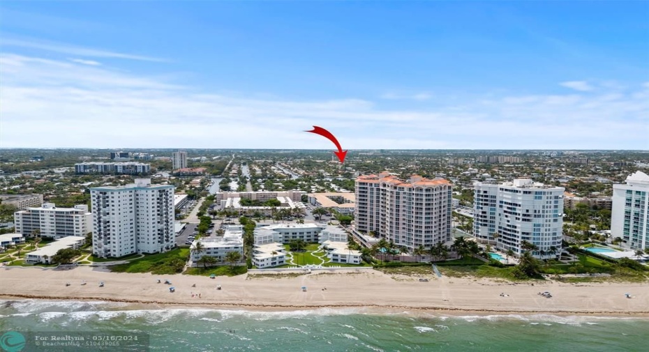 Short Walk to Private Deeded Beach