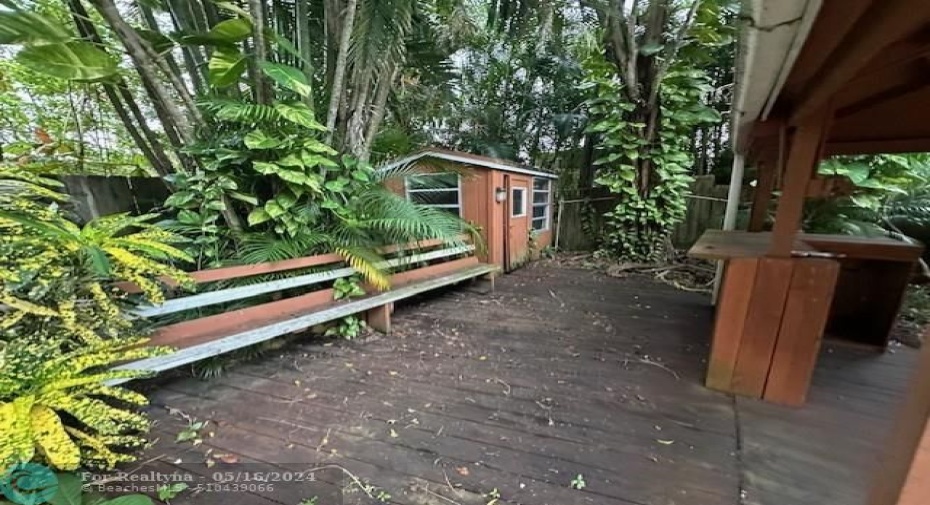 WOOD DECK / WORKSHOP