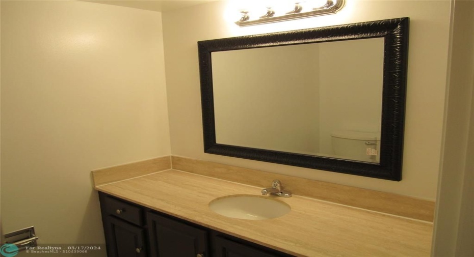 1/2 bathroom